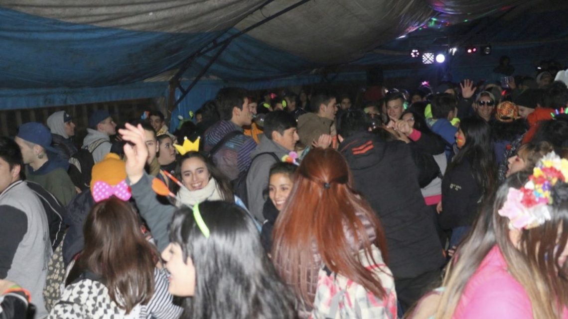 No se permitirá el ingreso de bebidas alcohólicas a las serenatas estudiantiles No se permitirá el ingreso de bebidas alcohólicas a las serenatas estudiantiles