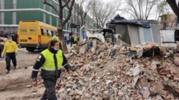 Denuncian que las familias desalojadas en el Barrio 31 están en paradores y refugios