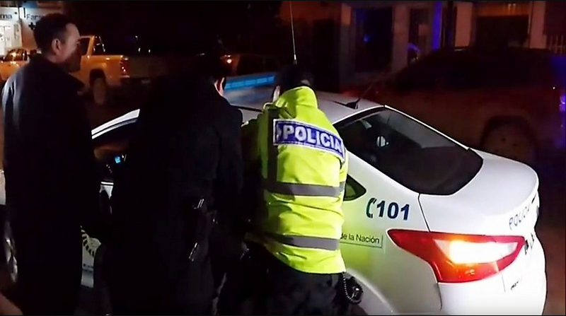 Allanaron la casa del Policía acusado de abuso Allanaron la casa del Policía acusado de abuso