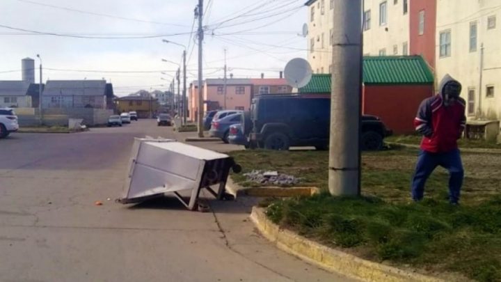 Atención: emiten alerta por fuertes vientos en Río Grande
