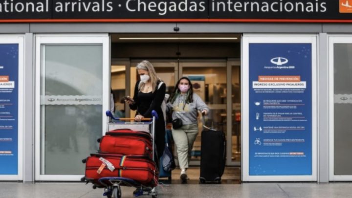 Fin de las cuotas para viajar al exterior: en qué consiste la medida y qué alternativas existen para financiar