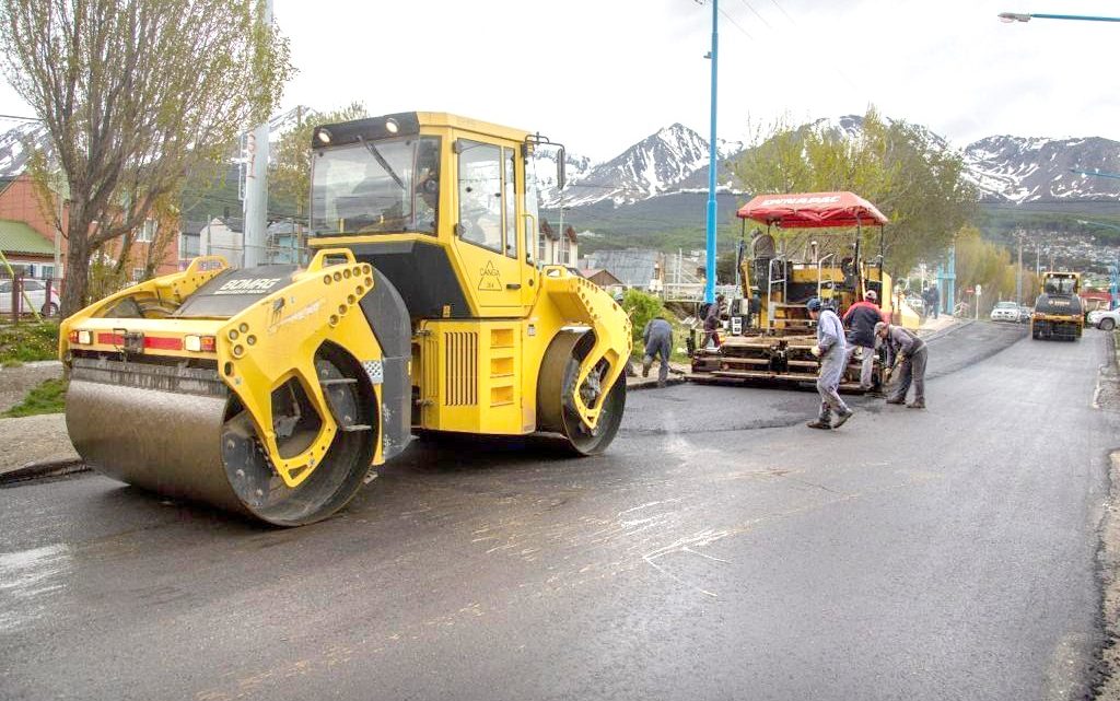 Comenzaron los trabajos en calle Tucumán y finalizó la repavimentación de Damiana Fique