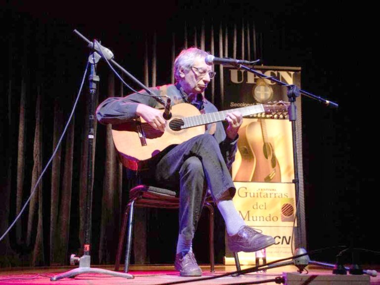 El maestro Juan Falú deleitó al público fueguino