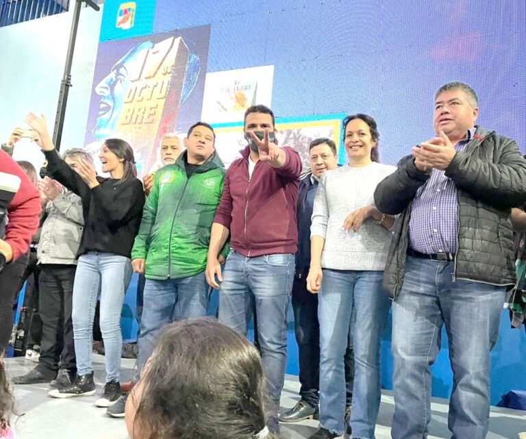Histórica y multitudinaria caravana de justicialistas fueguinos