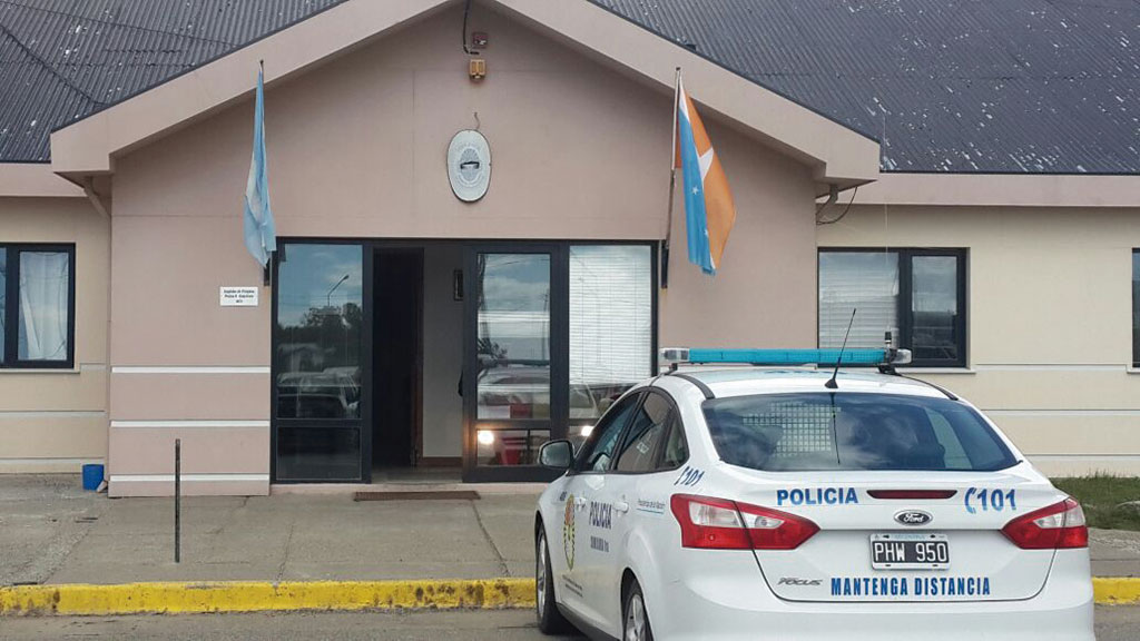 Confirman el procesamiento del policía acusado de abusar de una joven hipoacúsica en el HRRG