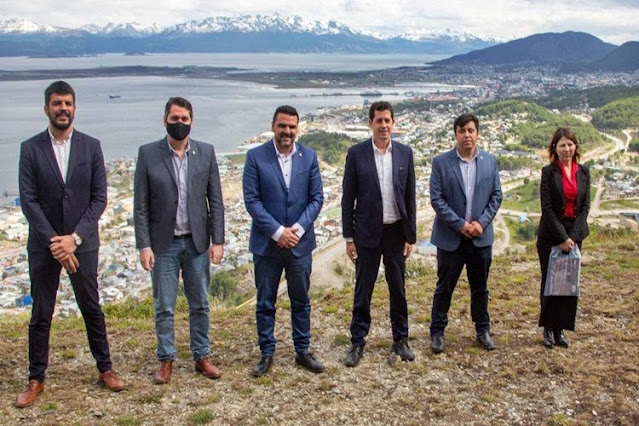 Ministro del Interior se reunió con los tres intendentes de TDF