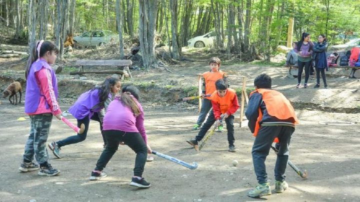 La Municipalidad de Ushuaia llevó adelante una jornada recreativa en el Barrio Dos Banderas