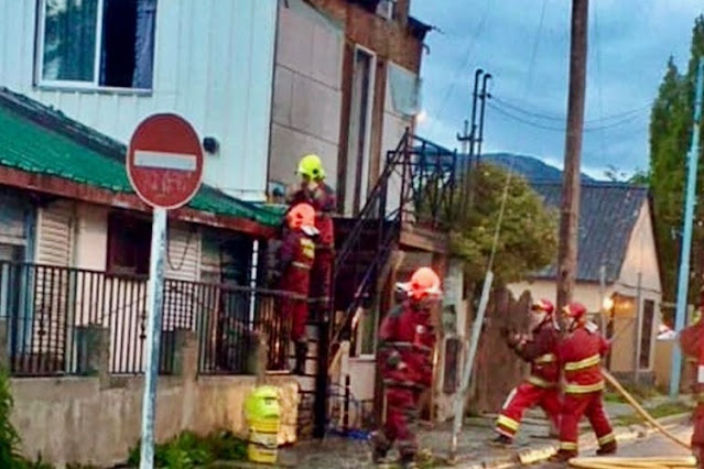 Incendio en la madrugada en Ushuaia, sin lesionados Incendio en la madrugada en Ushuaia, sin lesionados