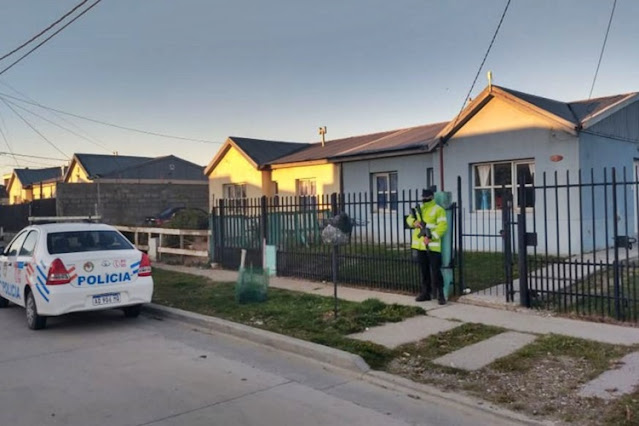 Reconocido delincuente, vinculado al robo de un parlante y prendas de vestir