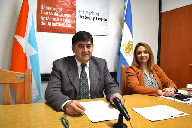 Denuncia en la Fiscalia contra el Ministro de Trabajo por beneficiar a empresarios Denuncia en la Fiscalia contra el Ministro de Trabajo por beneficiar a empresarios