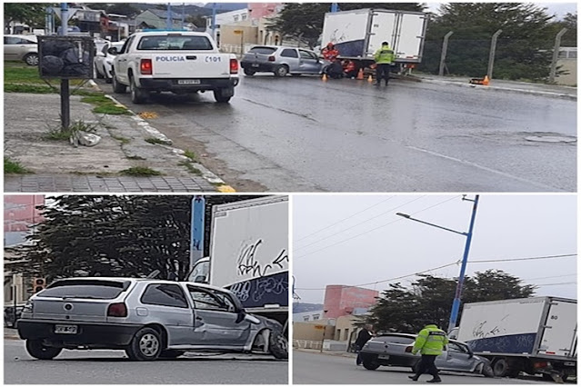 Choco a un camion estacionado en la madrugada