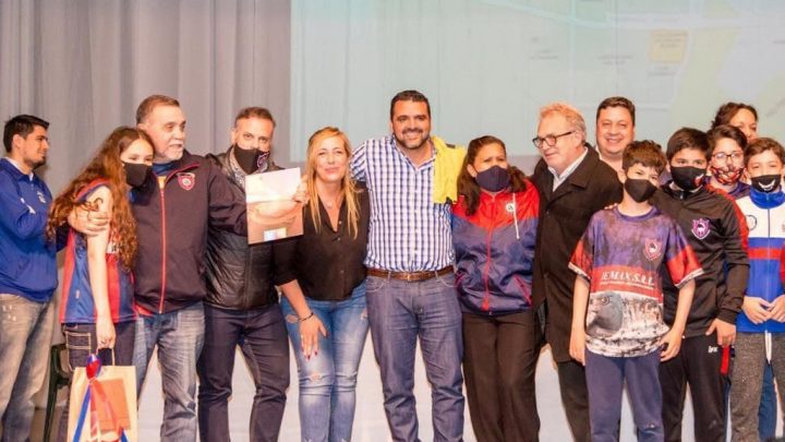 VUOTO ENTREGÓ PREDIOS A CLUBES DE LA CIUDAD PARA LA CONSTRUCCIÓN DE SUS SEDES DEPORTIVAS