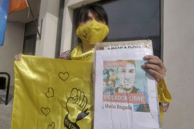 Se encadeno en Tribunales reclamando que abusador cumpla la condena en la cárcel