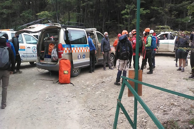 Rescatan a dos mayores y un menor que se perdieron en la Cascada los Amigos