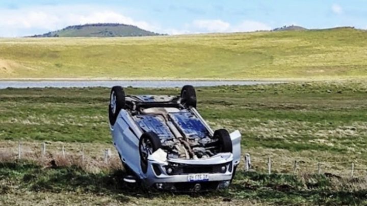 Vuelco en la Ruta 3, conductor trasladado al Hospital