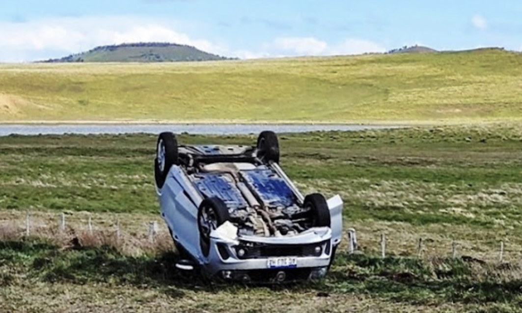 Vuelco en la Ruta 3, conductor trasladado al Hospital
