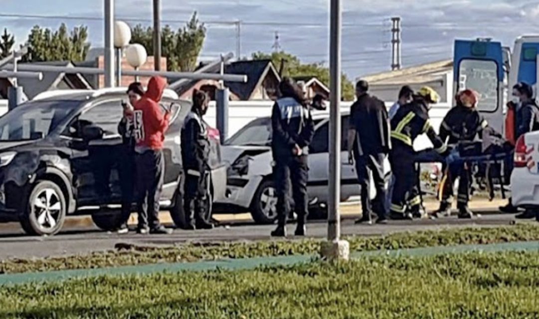 Choque con una conductora trasladada al Hospital Choque con una conductora trasladada al Hospital
