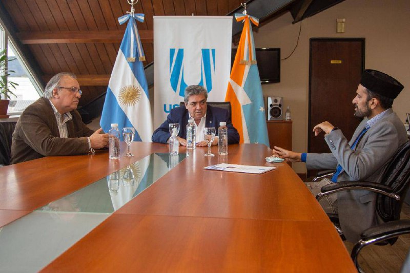 EL JEFE DE GABINETE DE USHUAIA RECIBIÓ AL PRESIDENTE DE LA COMUNIDAD MUSULMANA AHMADÍA EN ARGENTINA EL JEFE DE GABINETE DE USHUAIA RECIBIÓ AL PRESIDENTE DE LA COMUNIDAD MUSULMANA AHMADÍA EN ARGENTINA