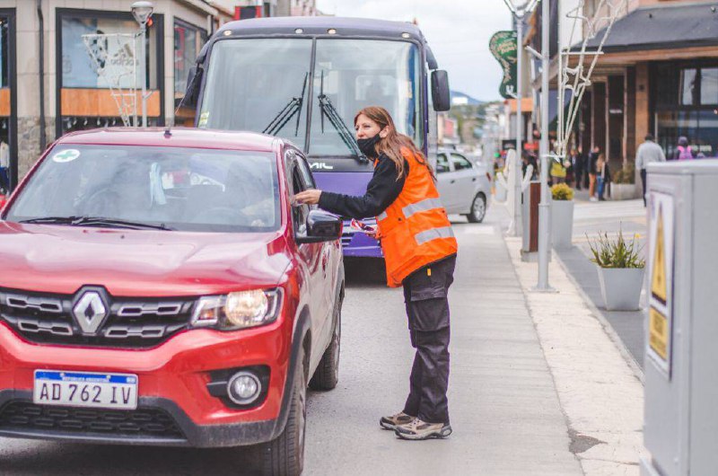 PERSONAL MUNICIPAL DE TRÁNSITO CONTINÚA LA CAMPAÑA DE PREVENCIÓN PARA LOS FESTEJOS RESPONSABLES DE AÑO NUEVO PERSONAL MUNICIPAL DE TRÁNSITO CONTINÚA LA CAMPAÑA DE PREVENCIÓN PARA LOS FESTEJOS RESPONSABLES DE AÑO NUEVO