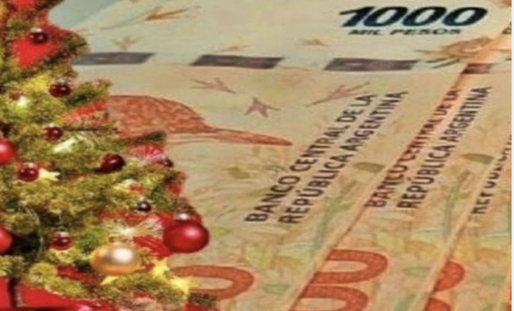 Empleados de Comercio reclaman bono navideño Empleados de Comercio reclaman bono navideño