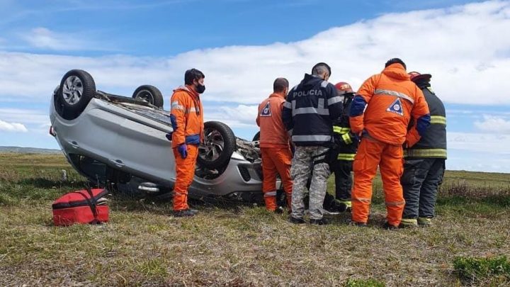 En la Ruta n°3, un conductor volcó y fue trasladado al Hospital por las lesiones