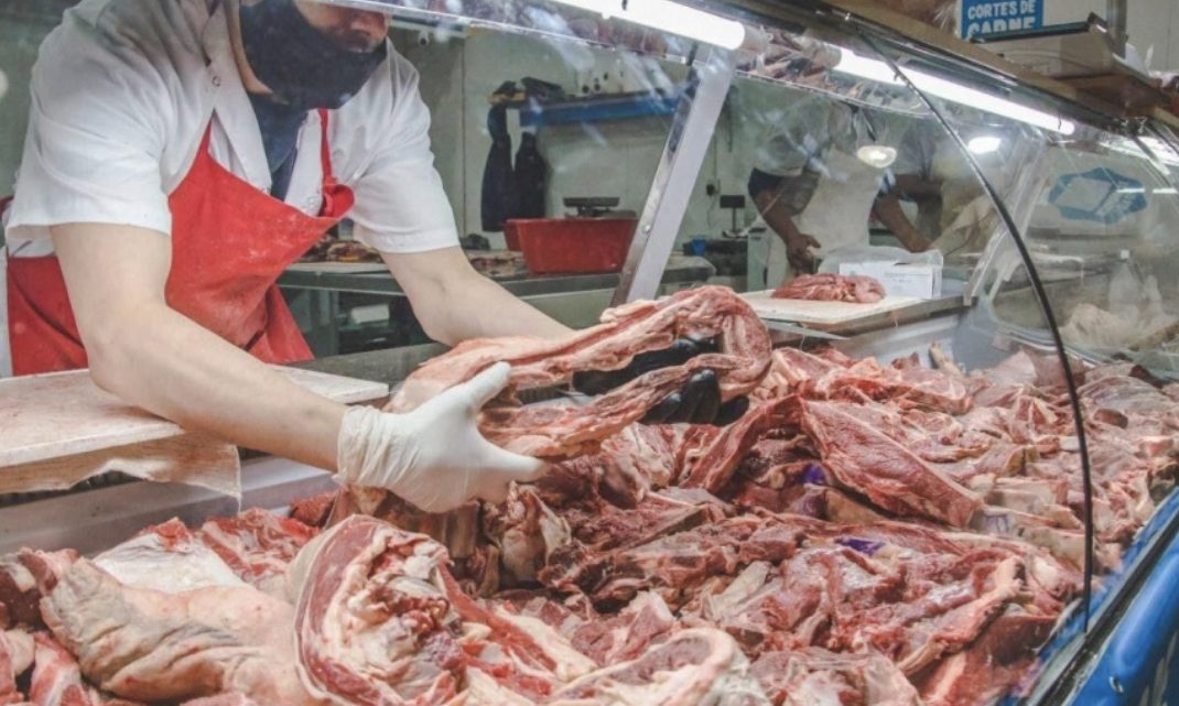Avanza un acuerdo para bajar el precio de cinco cortes de carne para las Fiestas de Fin de Año Avanza un acuerdo para bajar el precio de cinco cortes de carne para las Fiestas de Fin de Año