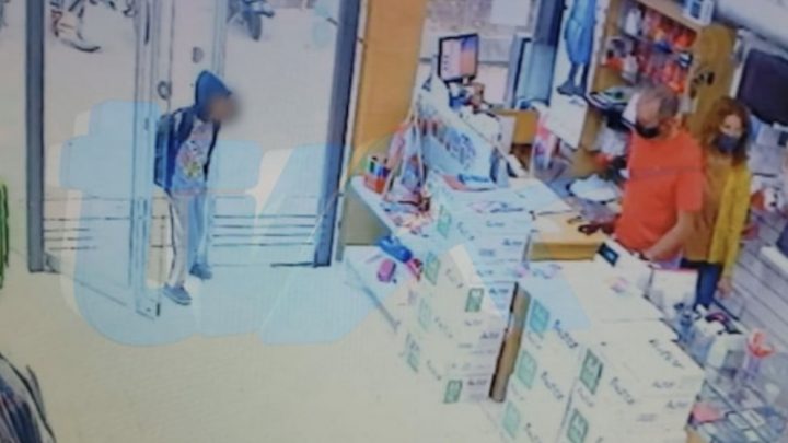 Entró a una librería a pedir un lápiz para ir al colegio y le regalaron una bolsa con útiles