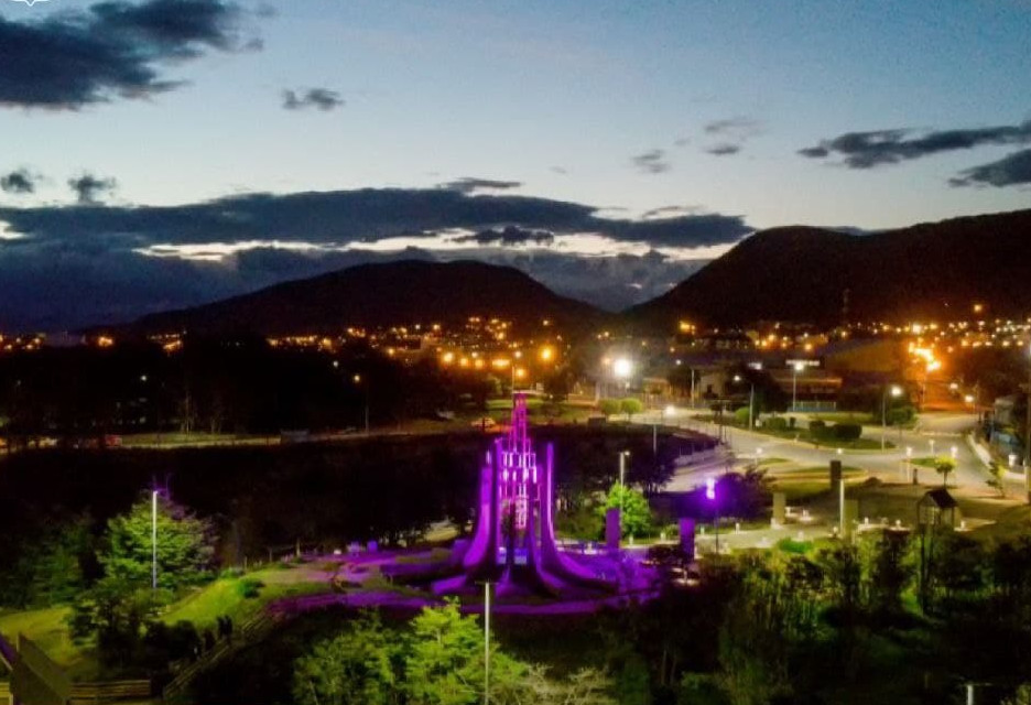 Con un show de música y luces se reinaugura el Paseo del Centenario