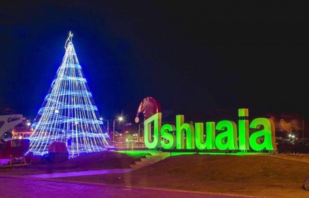 Ushuaia se prepara para el encendido del tradicional árbol de Navidad Ushuaia se prepara para el encendido del tradicional árbol de Navidad