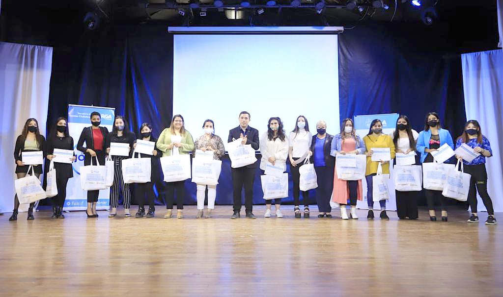 El Municipio de Río Grande entregó herramientas a 290 emprendedores