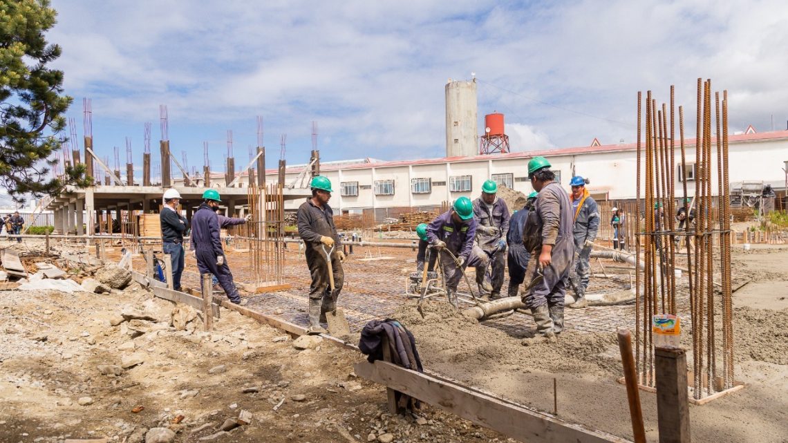 Se ejecuta el saneamiento de los suelos y la estructura para la ampliación del Hospital Regional Ushuaia