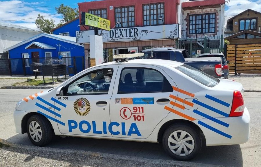 Intentó asaltar un kiosco amenazando a la empleada con una botella rota