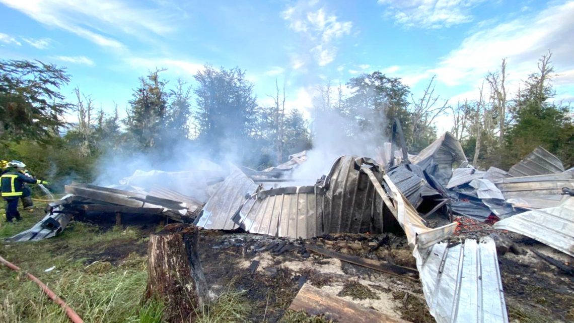 Incendio consume el 100% de una vivienda