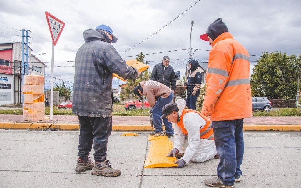 Colocaron dos reductores de velocidad en Av. Yrigoyen