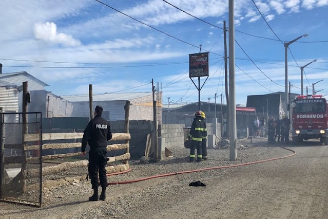 Incendio por explosión de un calorama, sin lesionados