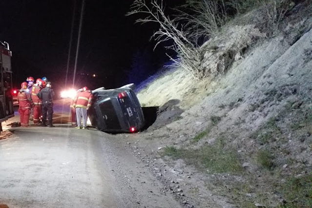 Vuelco camino al Parque Nacional, dos detenidos por ebriedad