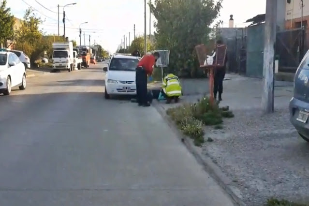 Encuentran a un joven golpeado e inconsciente tirado en la calle
