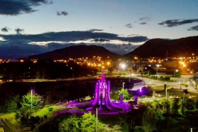 Lunes 20 a las 22 horas, show musical y de luces en el Paseo del Centenario