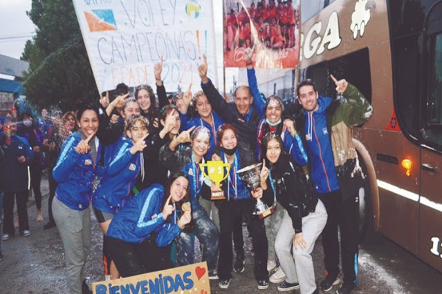 TDF campeon en los Juegos EPADE en voleibol femenino