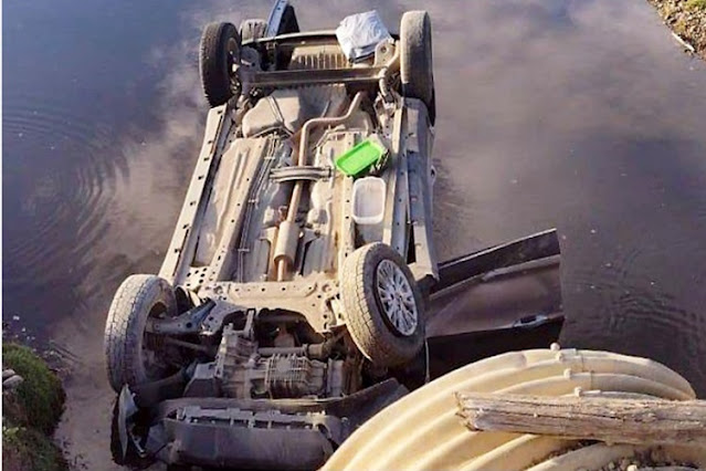 Camioneta volcó y cayo al río con cinco ocupantes