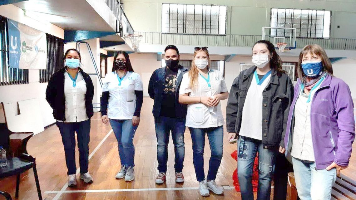 Completan esquemas de vacunación a niñas y niños inscriptos en las colonias de verano