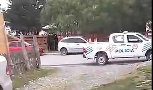 Fue detenido por agredir a un policía y se descubrió que tenía COVID