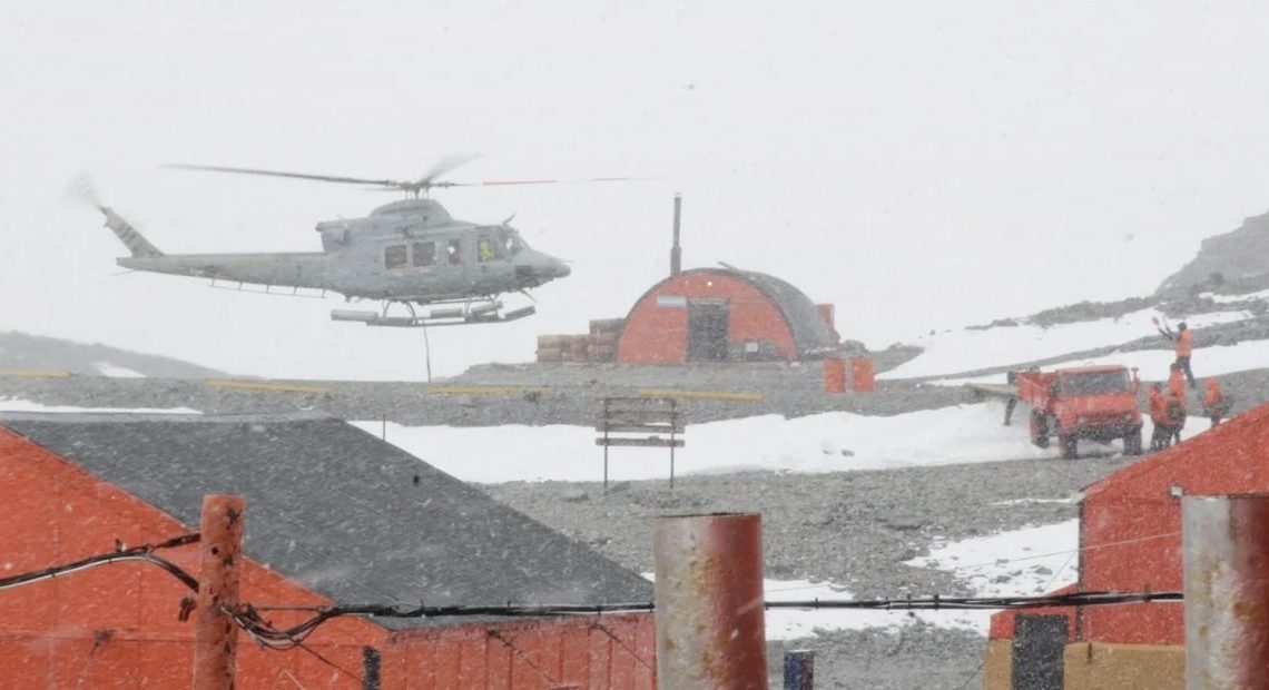 Evacuaron personal con Covid-19 positivo de la Base Esperanza en la Antártida Evacuaron personal con Covid-19 positivo de la Base Esperanza en la Antártida