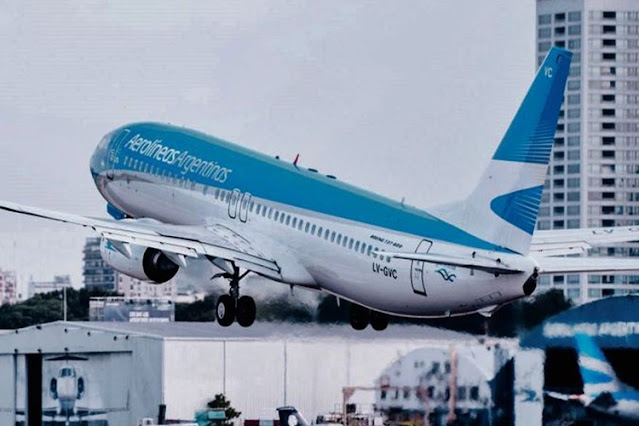Aerolineas advierte por cancelaciones y suspensiones de vuelos por ola de contagios