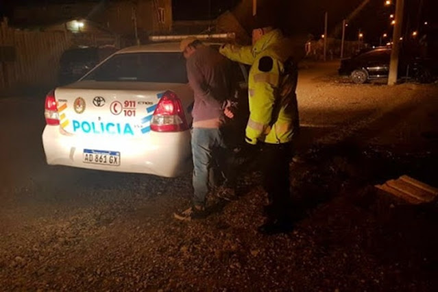 Menor demorado por robo de computadora en una oficina estatal