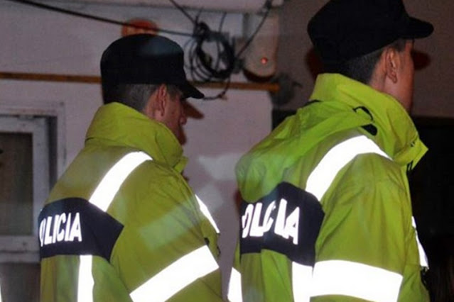 Disturbios, pelea, daños a una vivienda y tres detenidos