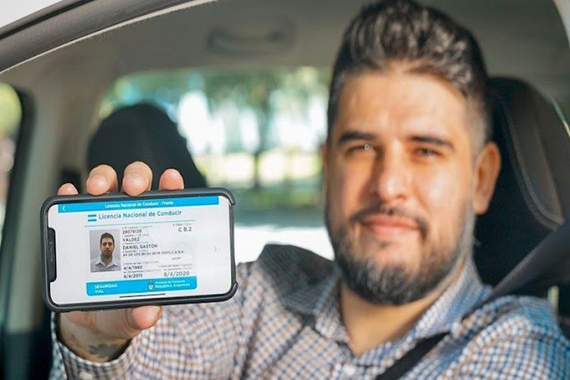 La licencia de conducir digital no tiene validez en un control