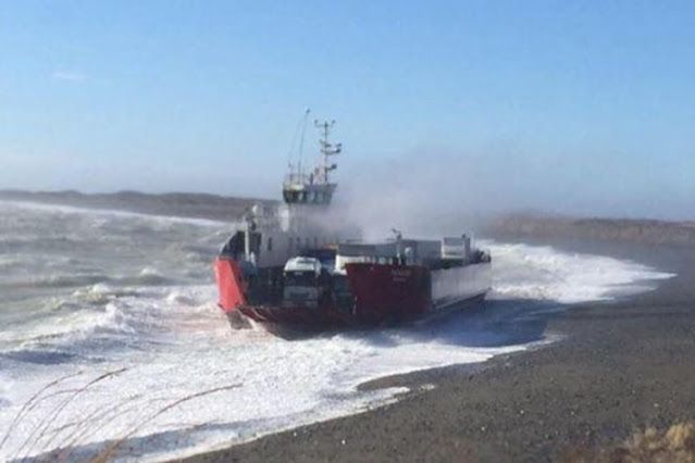 Suspenden el cruce de la barcaza por temporal de viento