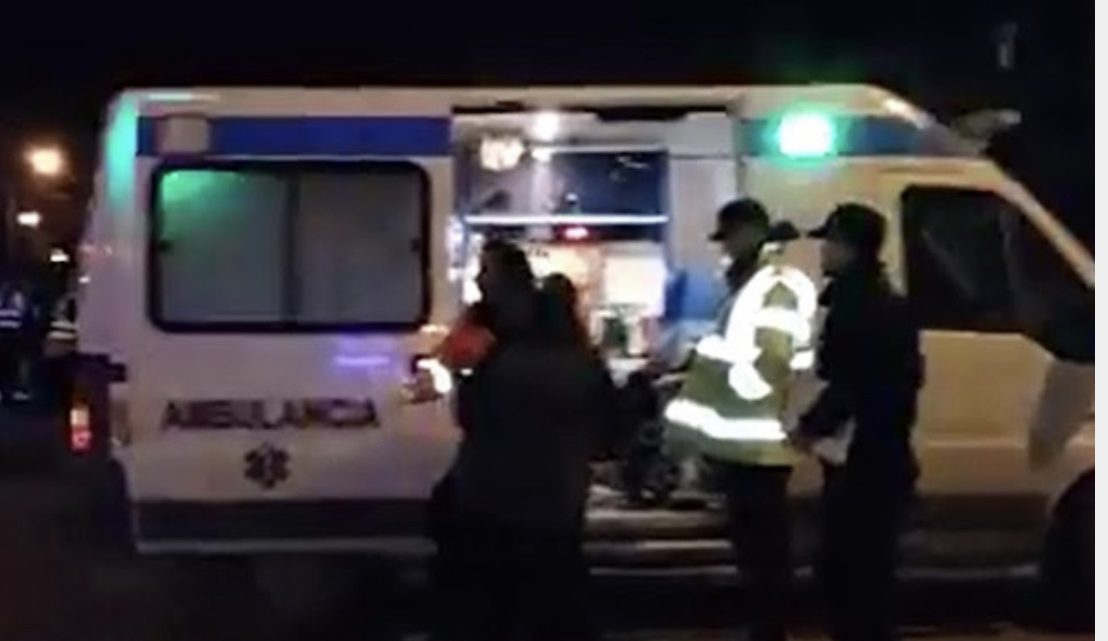 Conductora choco contra un árbol en la Ruta J