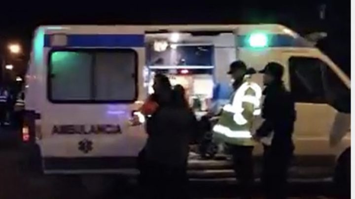 Conductora choco contra un árbol en la Ruta J